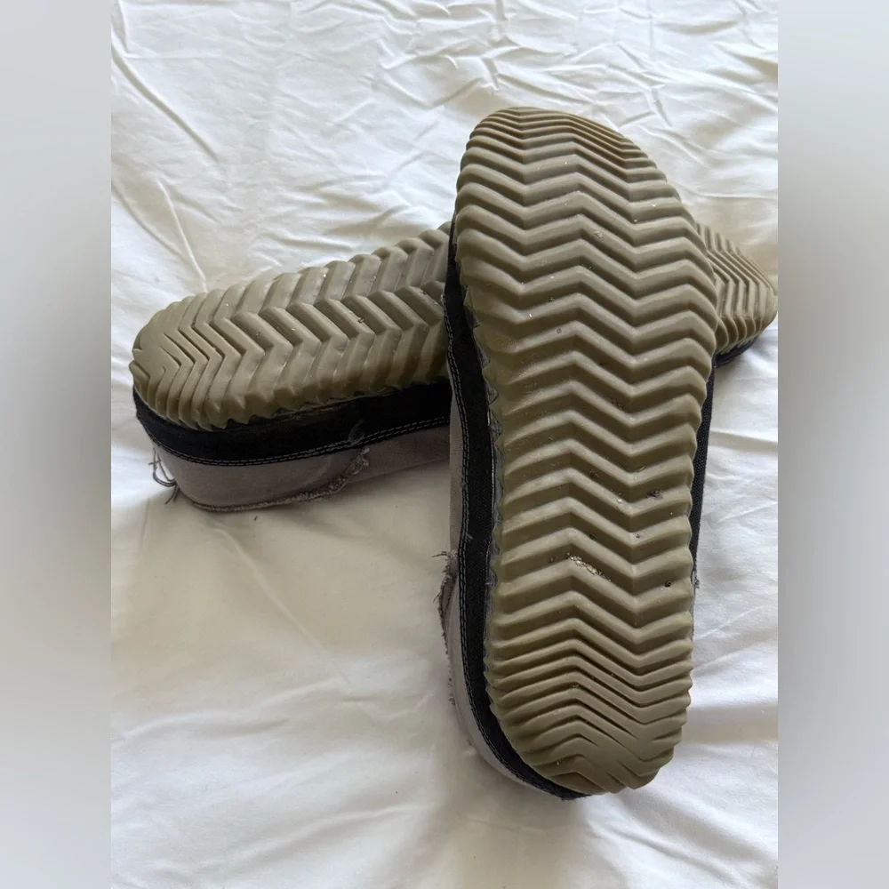 Sorel Men's Distressed Gray Slip-Ons - Picture 6 of 6